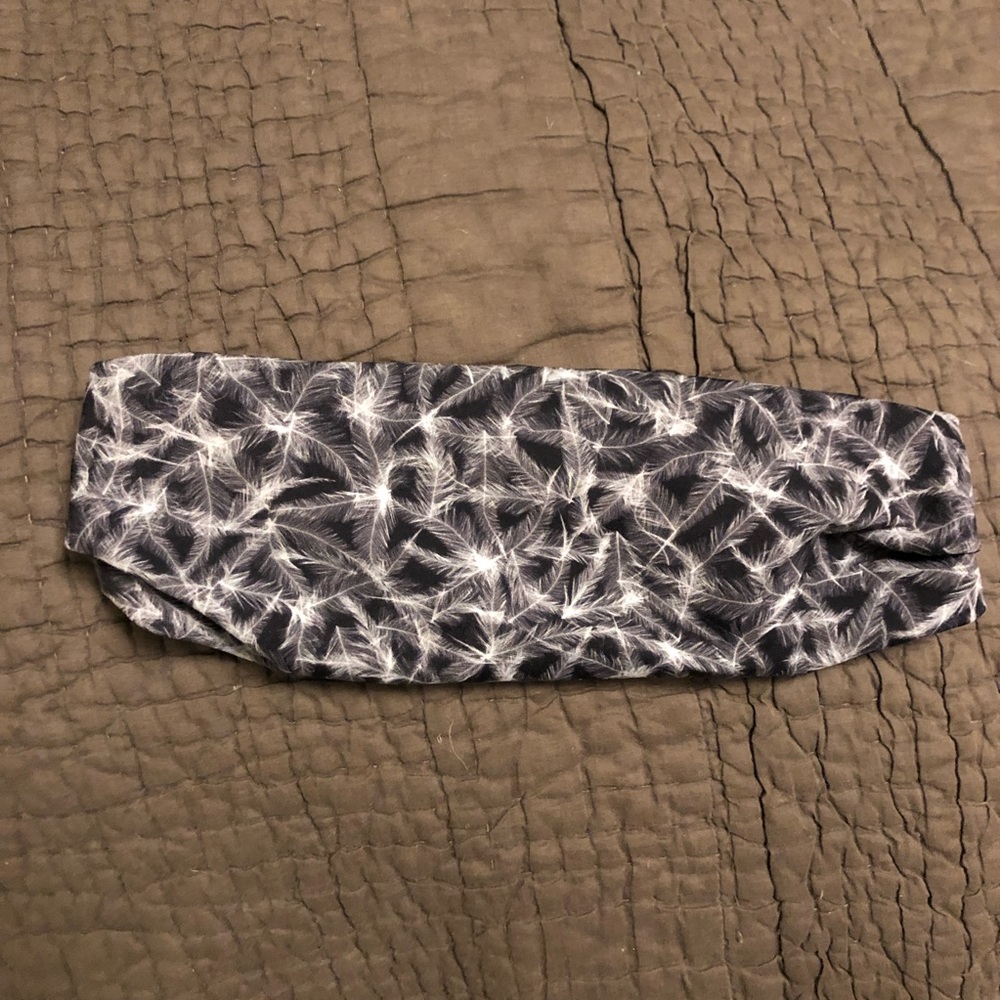 Lululemon Fringe Fighter headband